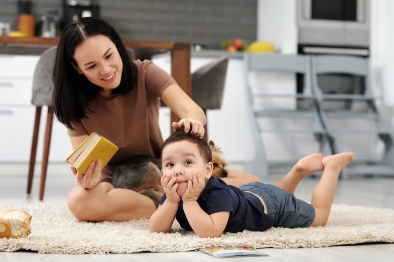 Công việc trông trẻ và giữ trẻ