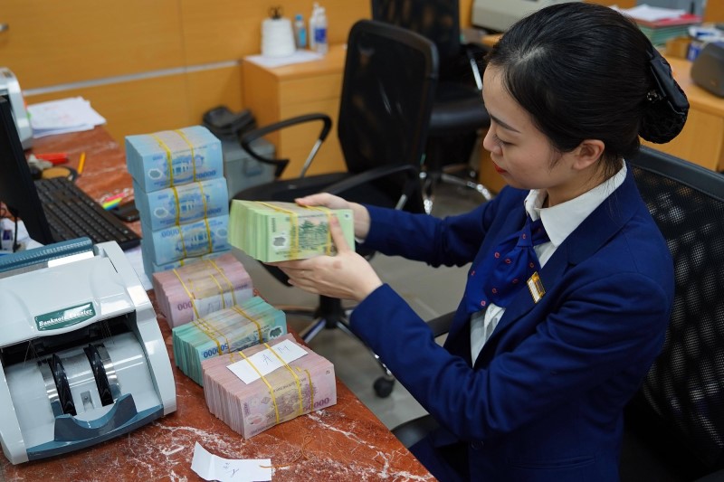 Nhân viên Ngân hàng giúp sinh viên vừa ra trường học được nheieuf kinh nghiệm