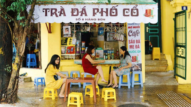 Bán trà đá, đồ uống mang đi giúp tiết kiệm chi phí mặt bằng