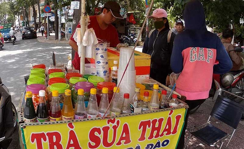 Kinh doanh trà sữa trên vỉa hè là một lựa chọn phổ biến với lợi nhuận hấp dẫn
