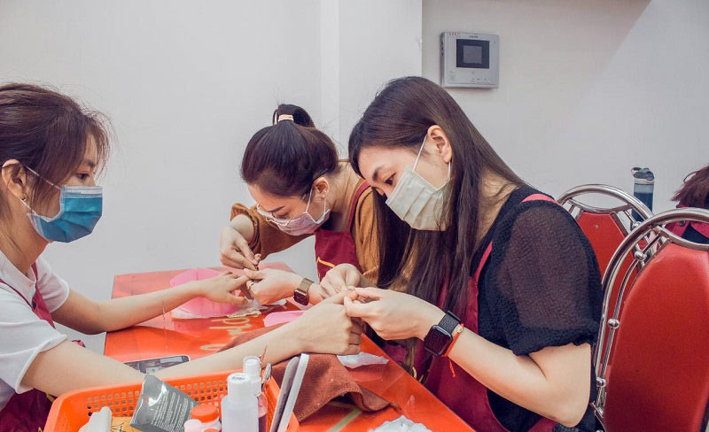 Học nghề nail đã trở thành một sự lựa chọn hấp dẫn cho phụ nữ