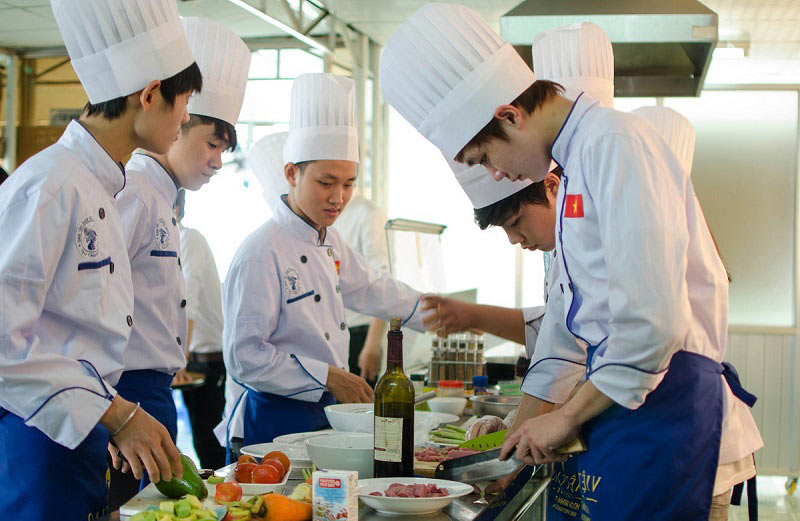 Đầu bếp không chỉ là người nấu ăn mà còn là nghệ sĩ nấu ăn