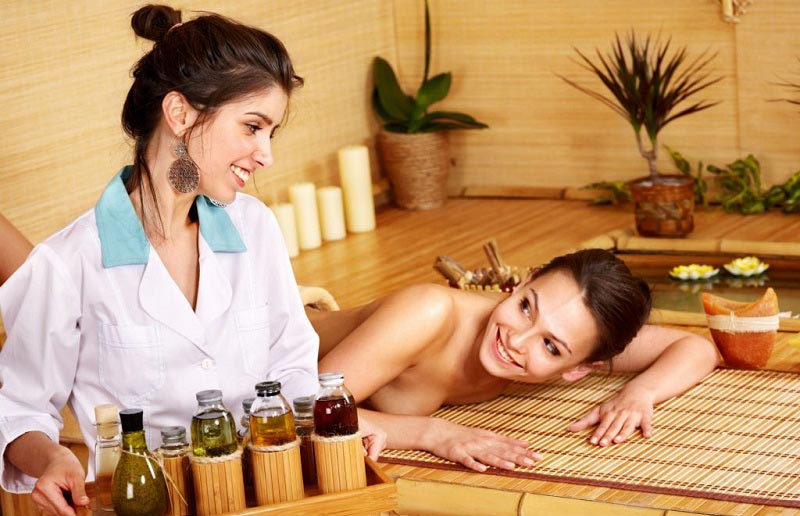 Việc làm đẹp ngày càng trở nên quan trọng trong cuộc sống, và do đó, nghề chuyên viên spa là một lựa chọn triển vọng