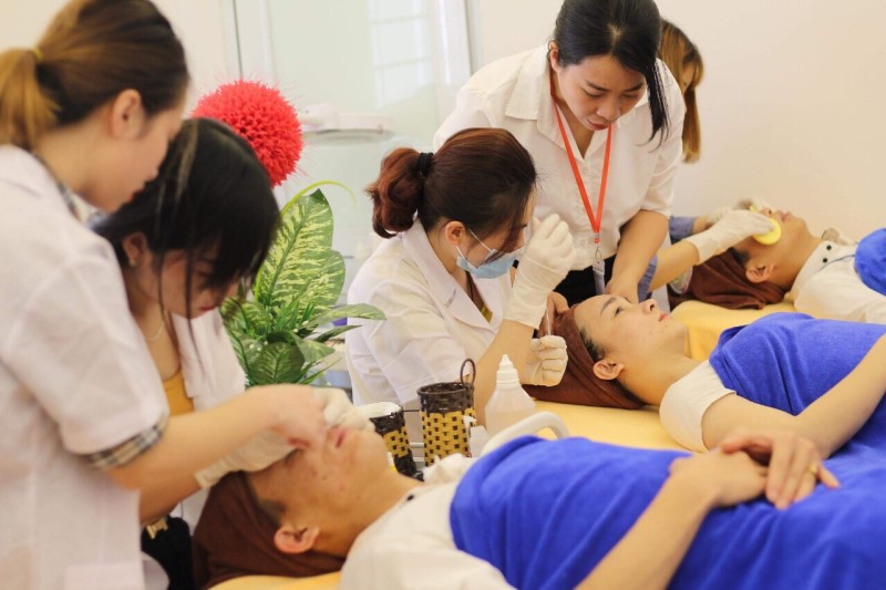 Nghề chăm sóc sắc đẹp là một lựa chọn tốt cho những phụ nữ hướng nội