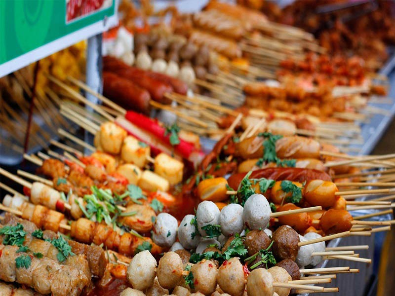 Kinh doanh thức uống và đồ ăn vặt tại vỉa hè