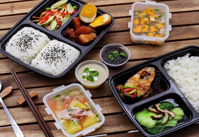 Vốn 5 triệu nên kinh doanh gì? Dịch vụ giao cơm văn phòng trực tuyến